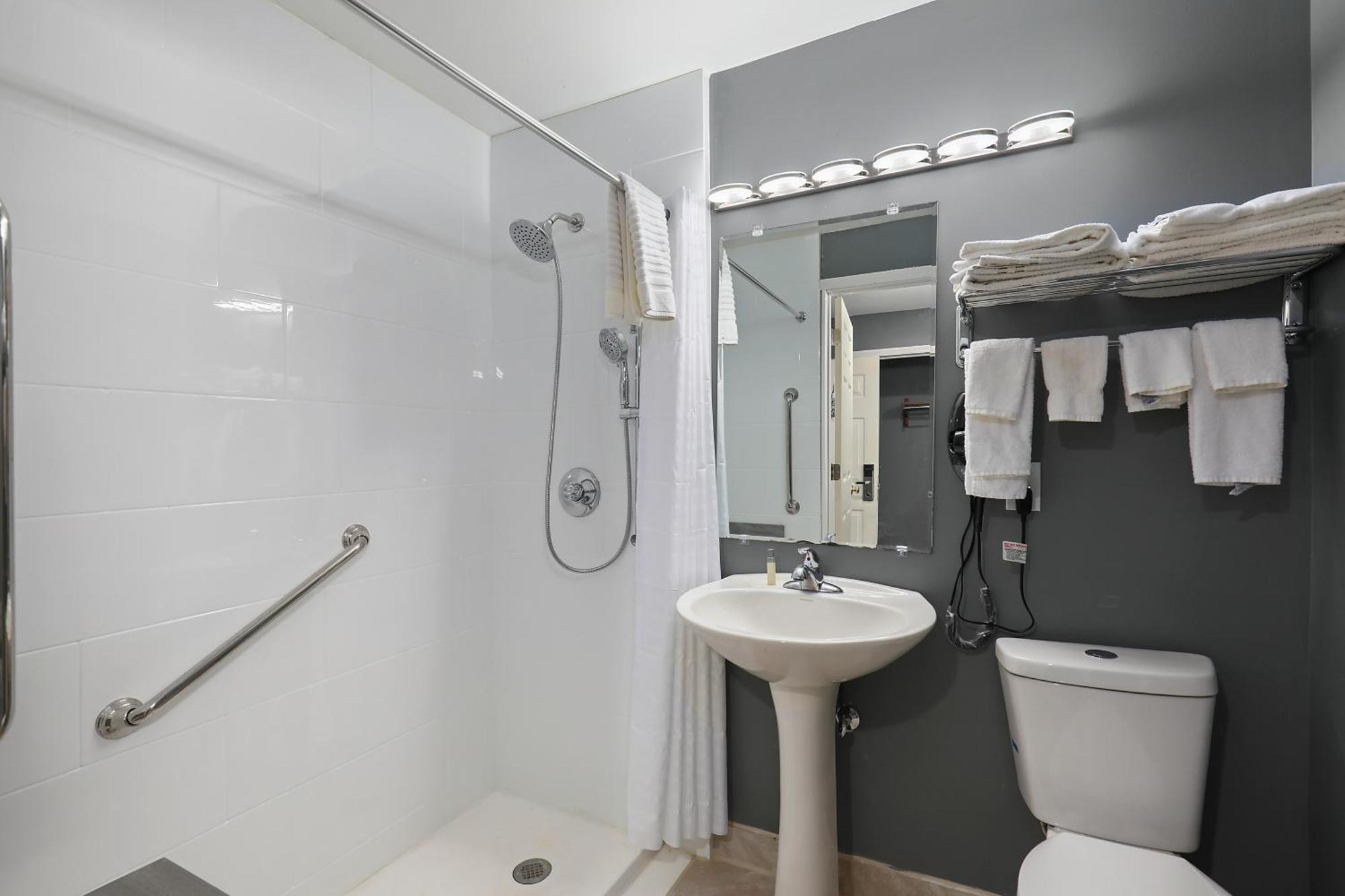 Four Seasons Country Inn غلاسكو المظهر الخارجي الصورة